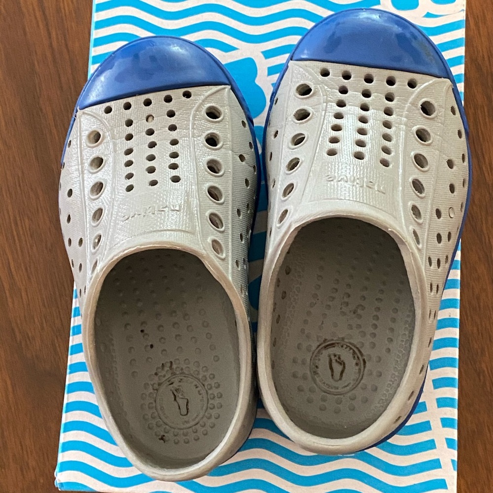 Toddler Natives size 6C